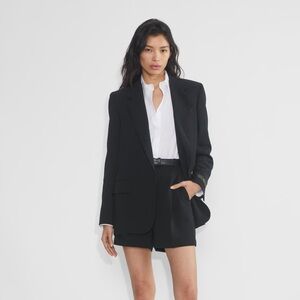 Aritzia Effortless Shorts - Size 8